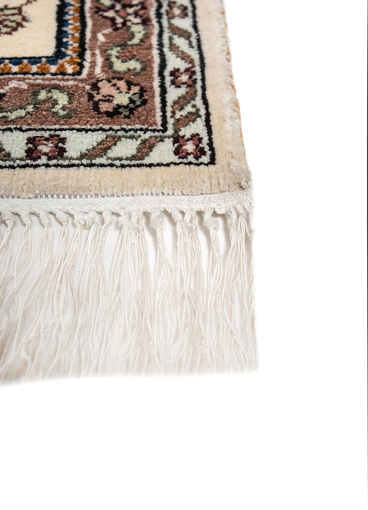 gulmarg red and orange silk hand knotted Rug - Corner