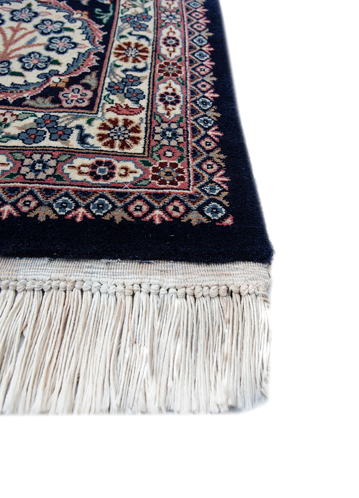 aalam green wool hand knotted Rug - Corner