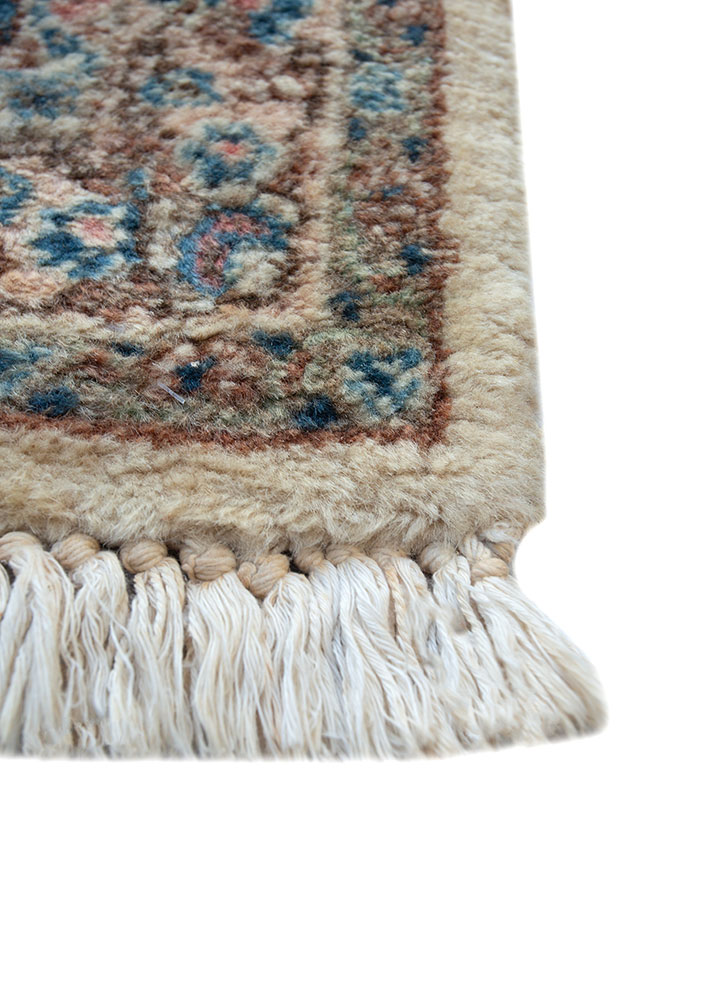 aalam gold wool hand knotted Rug - Corner