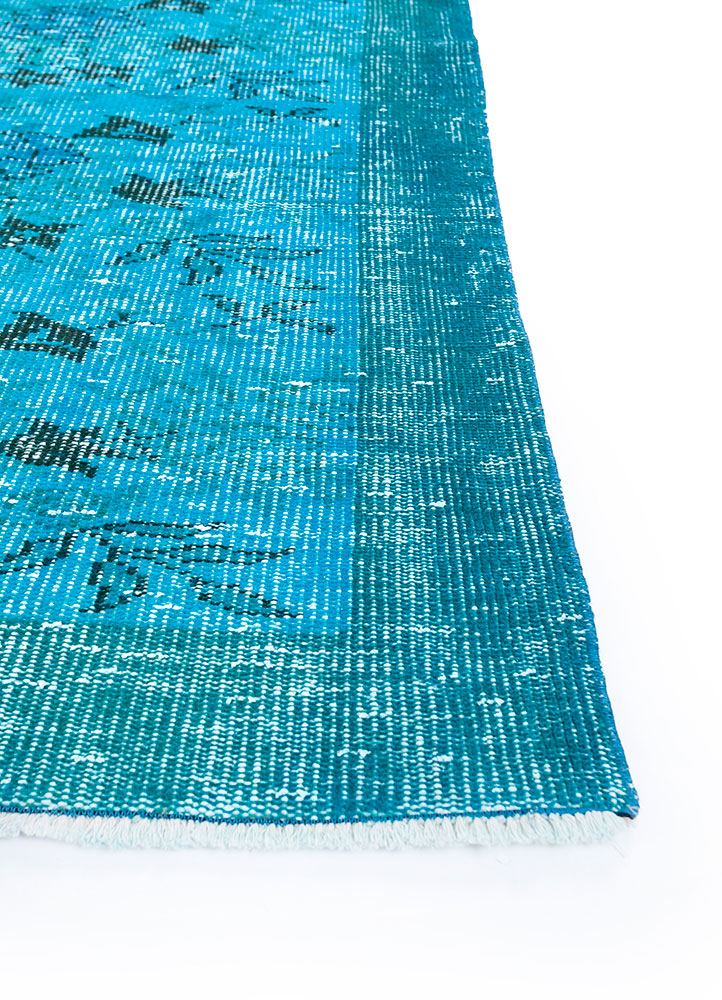 lacuna blue wool hand knotted Rug - Corner