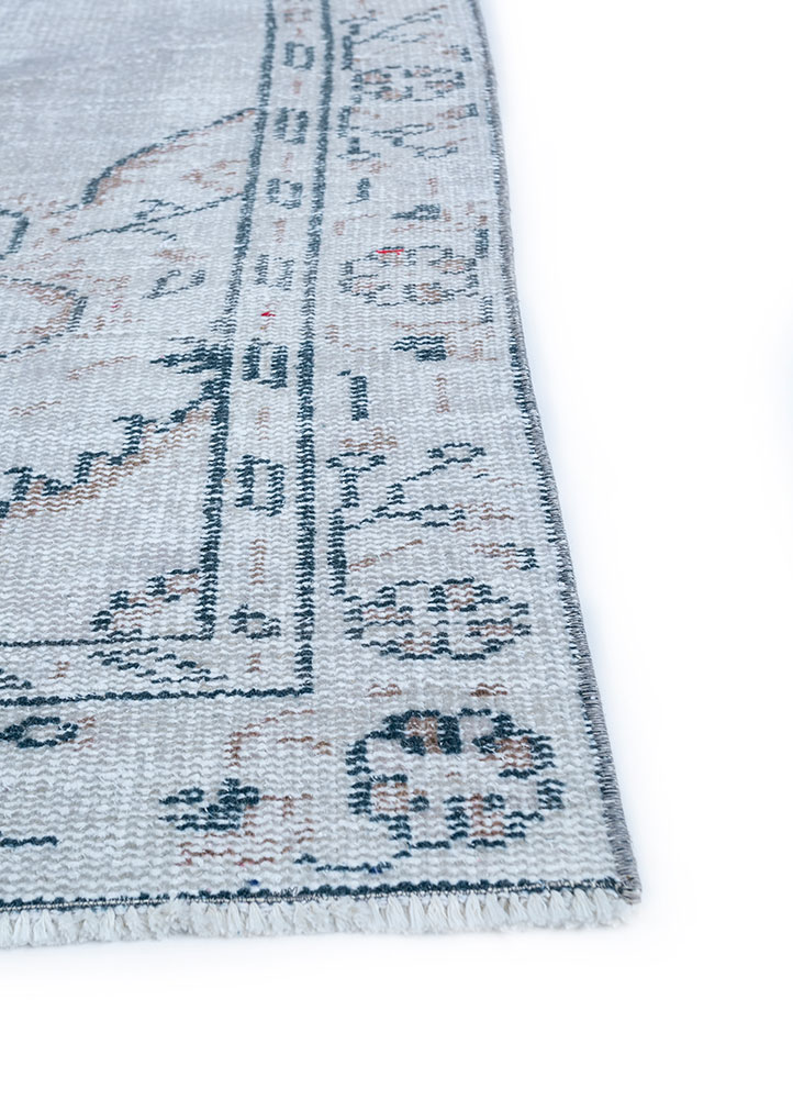 vintage blue wool hand knotted Rug - Corner