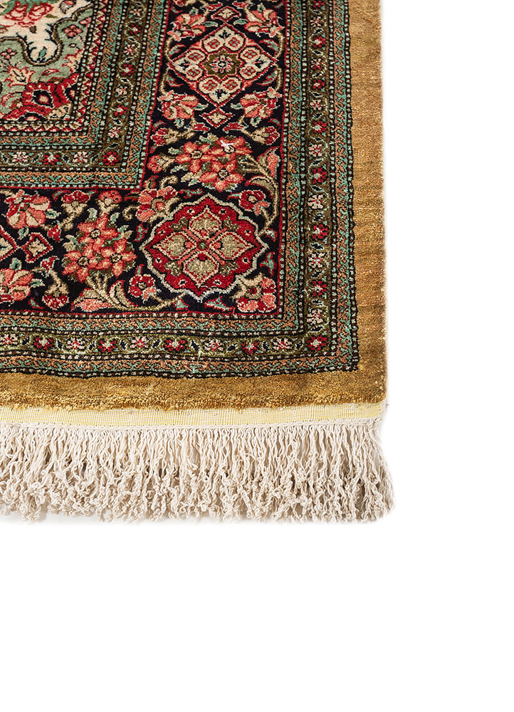 gulmarg green silk hand knotted Rug - Corner