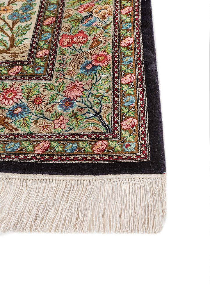 gulmarg green silk hand knotted Rug - Corner