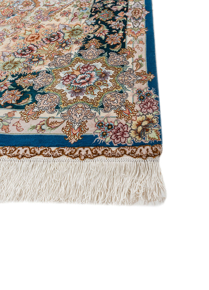 gulmarg green wool and silk hand knotted Rug - Corner