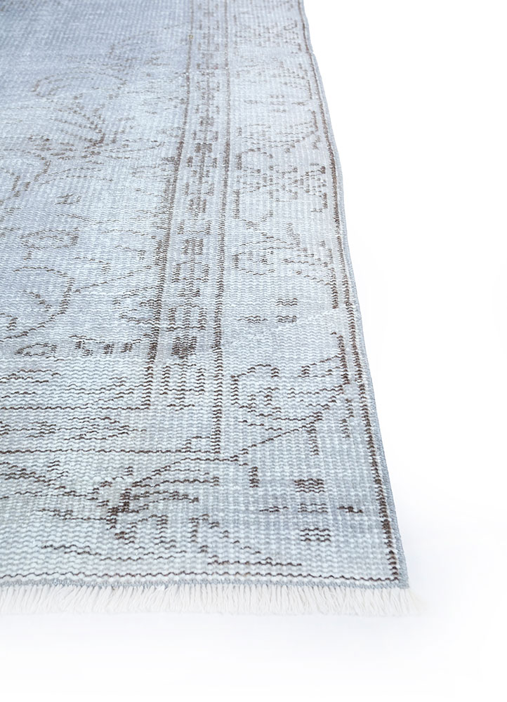 vintage blue wool hand knotted Rug - Corner