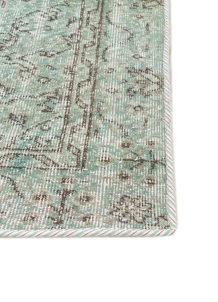 vintage blue wool hand knotted Rug - Corner