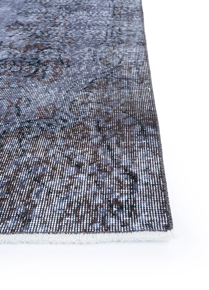 lacuna grey and black wool hand knotted Rug - Corner