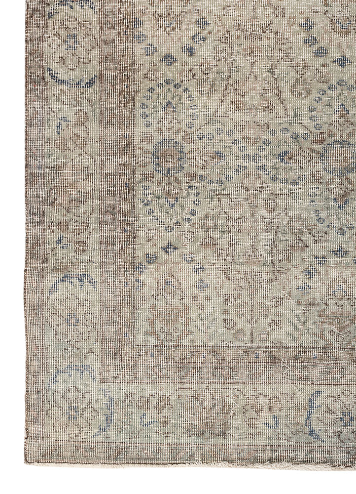 vintage blue wool hand knotted Rug - Corner