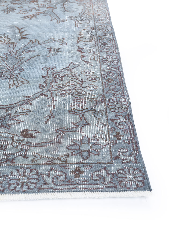 vintage blue wool hand knotted Rug - Corner
