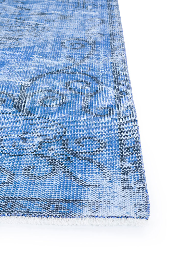 lacuna blue wool hand knotted Rug - Corner