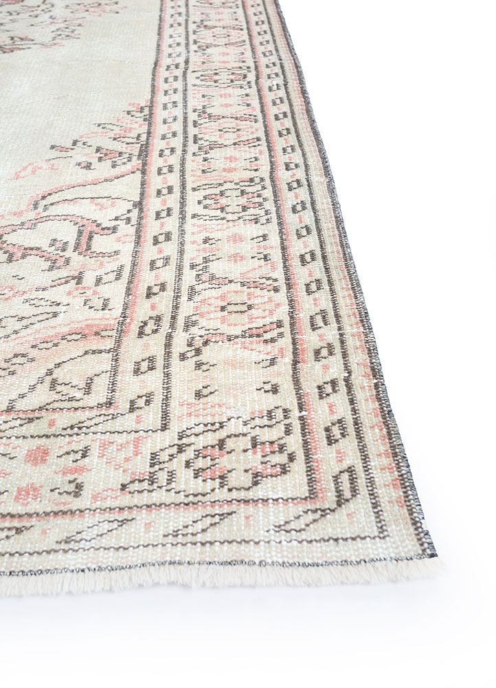 vintage beige and brown wool hand knotted Rug - Corner