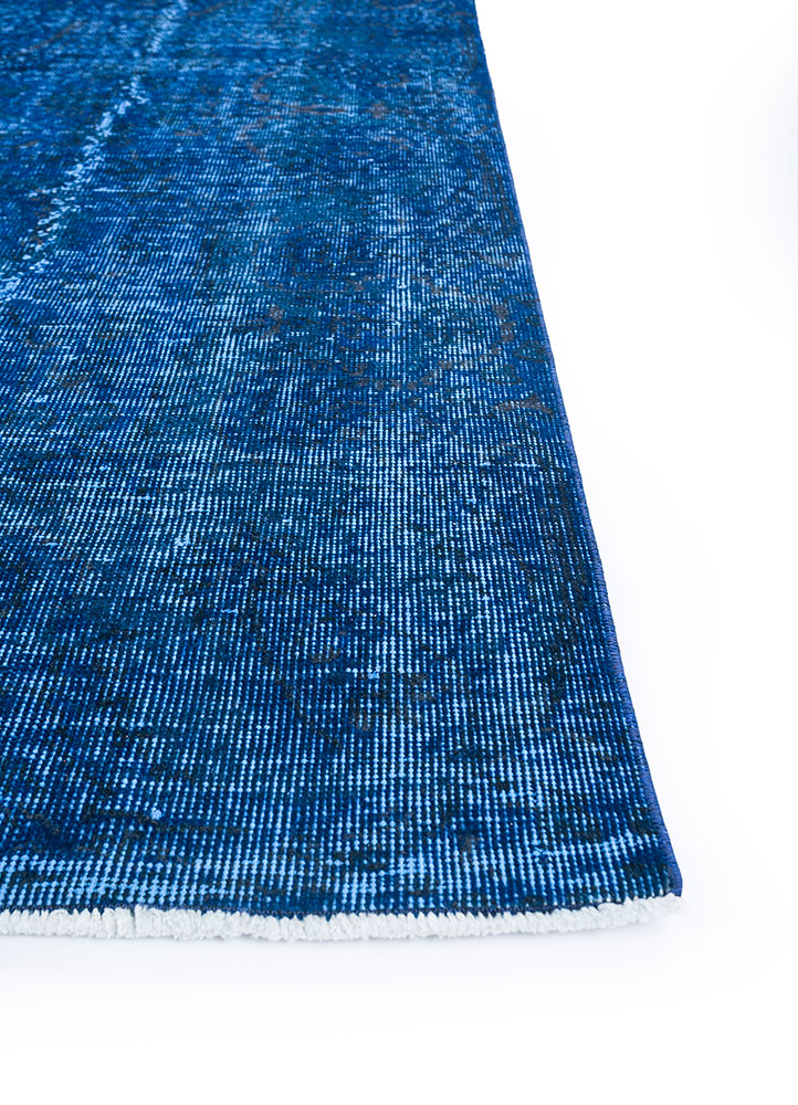 lacuna blue wool hand knotted Rug - Corner