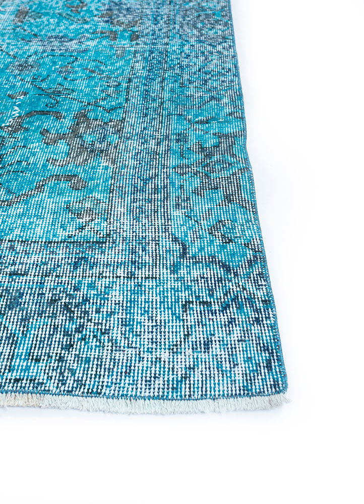 lacuna blue wool hand knotted Rug - Corner