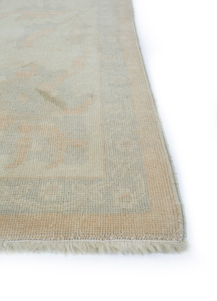 aalam red and orange wool hand knotted Rug - Corner