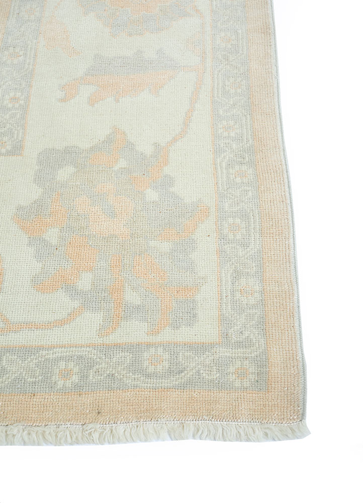 aalam red and orange wool hand knotted Rug - Corner