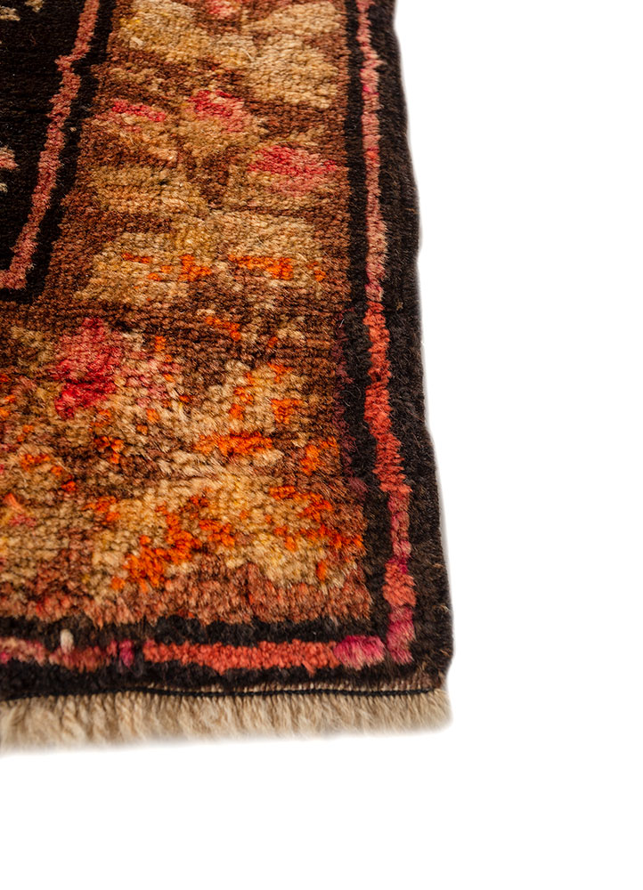 aalam grey and black wool hand knotted Rug - Corner
