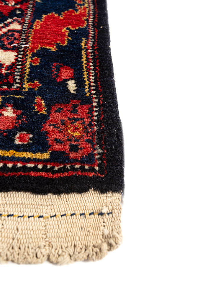 aalam ivory wool hand knotted Rug - Corner