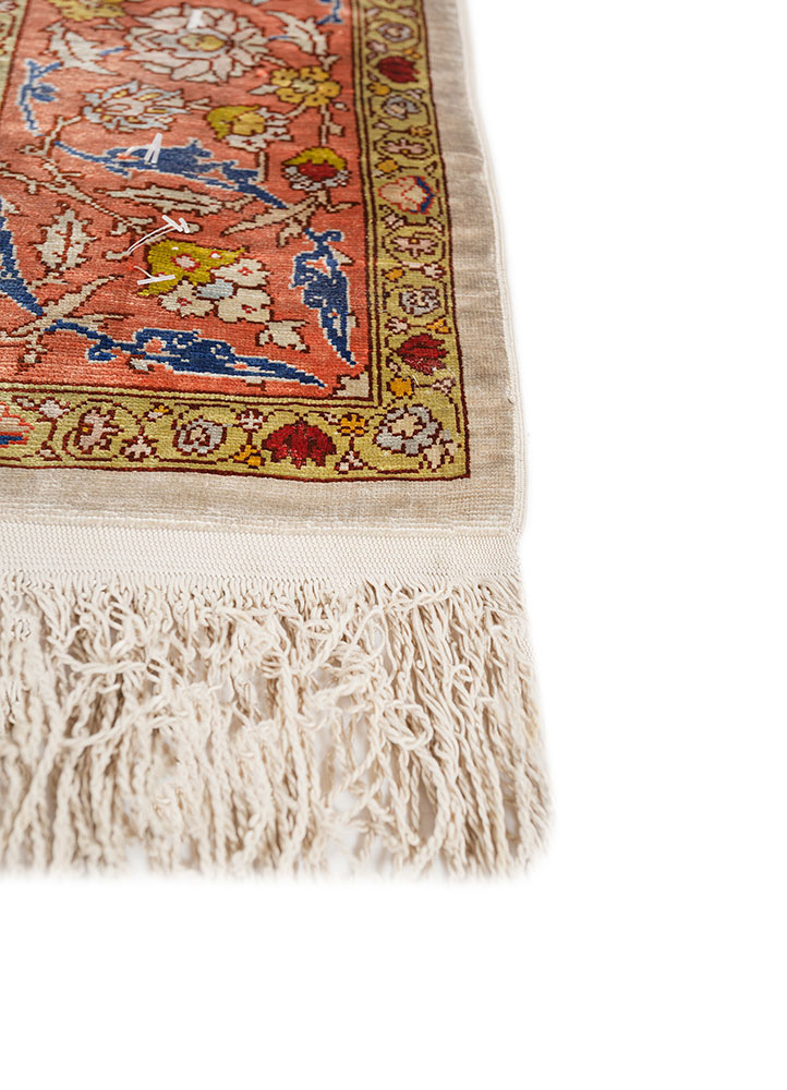 gulmarg ivory silk hand knotted Rug - Corner