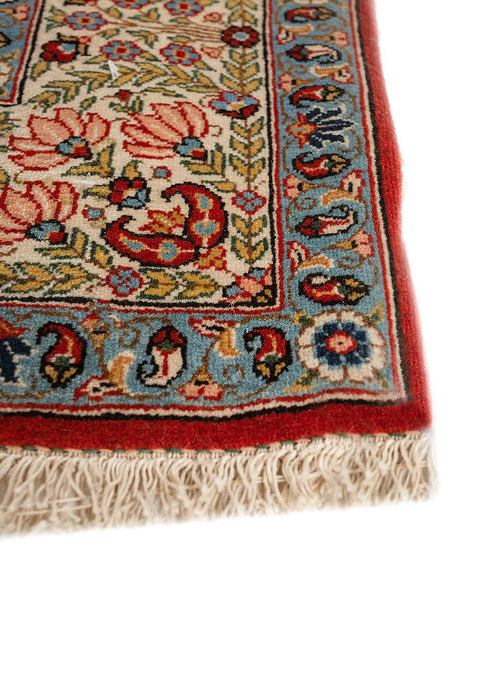 aalam ivory wool hand knotted Rug - Corner