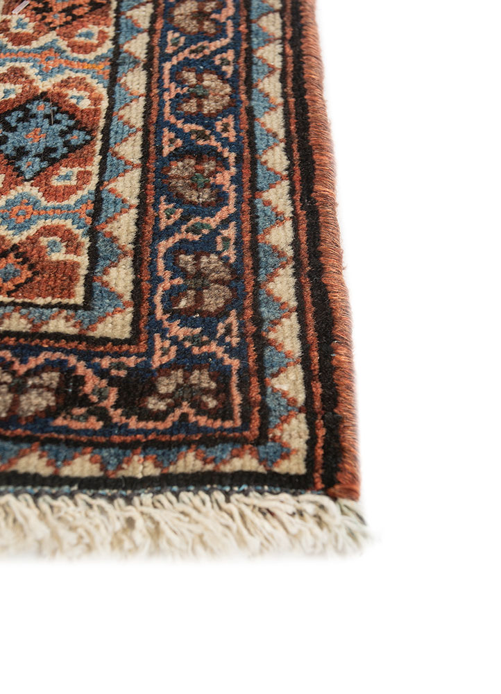 aalam ivory wool hand knotted Rug - Corner