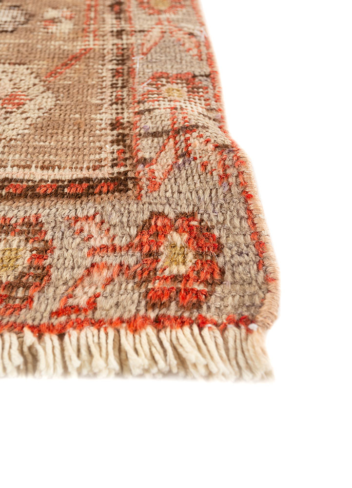 aalam red and orange wool hand knotted Rug - Corner