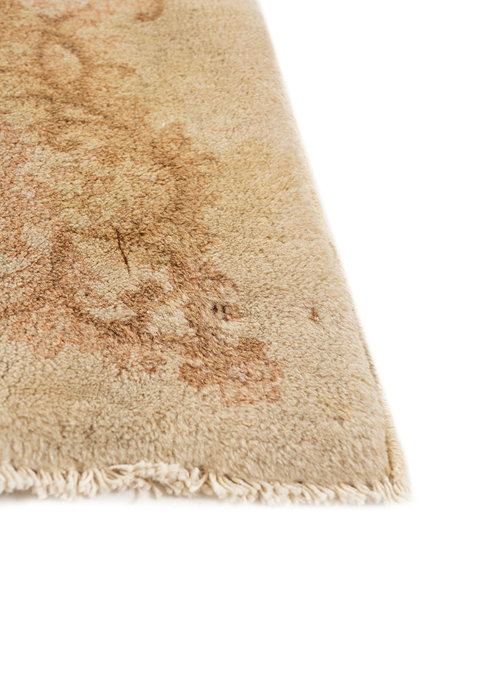 aalam ivory wool hand knotted Rug - Corner