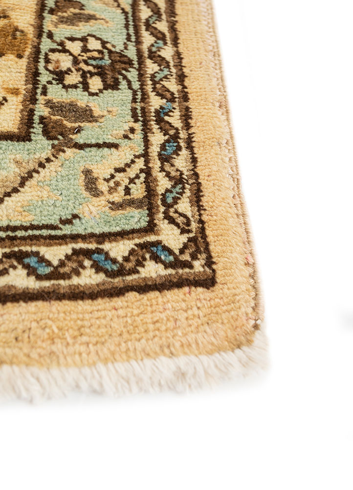 aalam red and orange wool hand knotted Rug - Corner