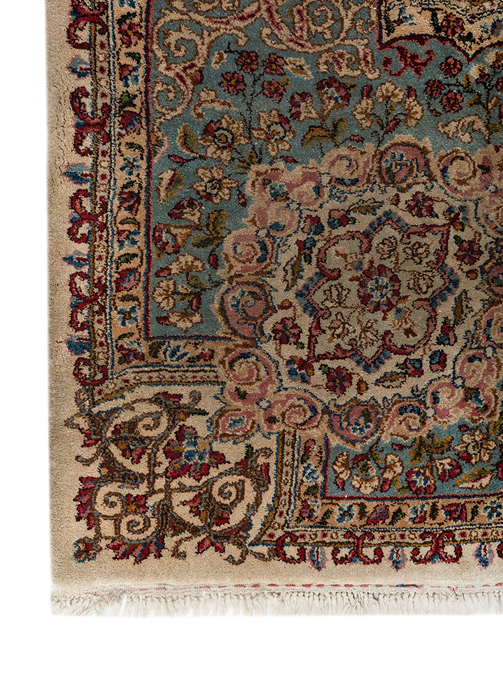 aalam ivory wool hand knotted Rug - Corner