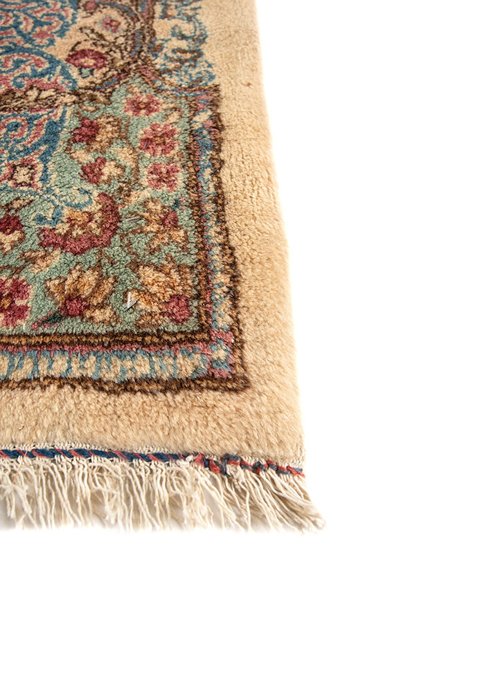 aalam gold wool hand knotted Rug - Corner