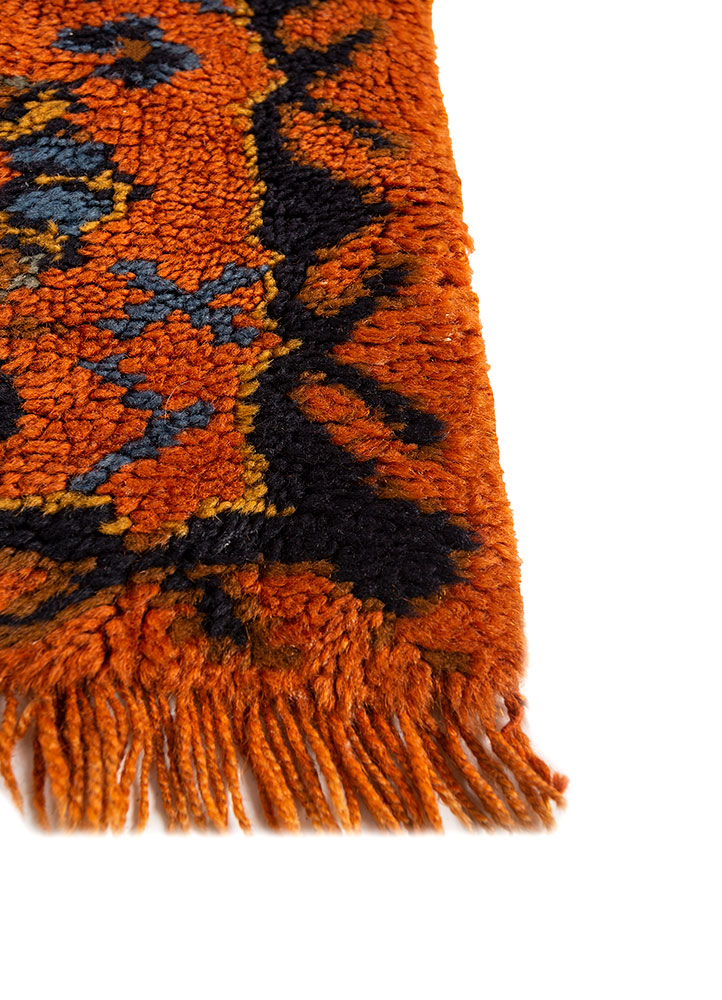 aalam red and orange wool hand knotted Rug - Corner