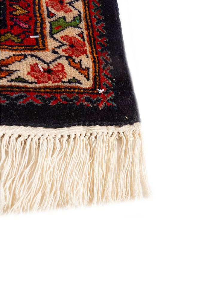 kiaan blue wool hand knotted Rug - Corner