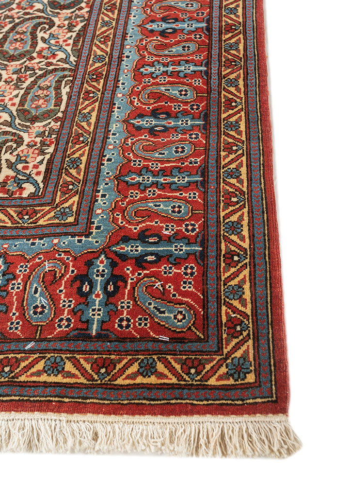 aalam ivory wool hand knotted Rug - Corner