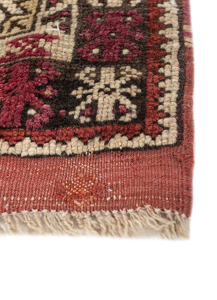 aalam green wool hand knotted Rug - Corner