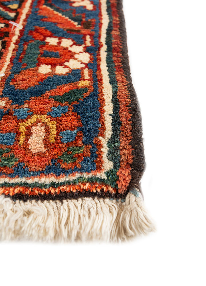 aalam ivory wool hand knotted Rug - Corner