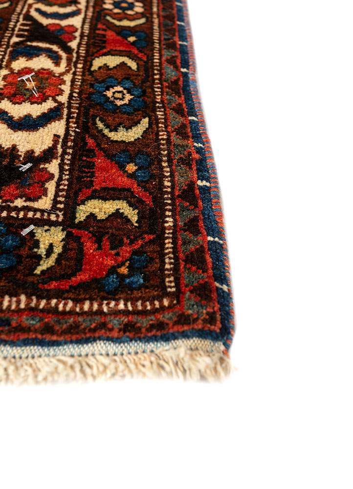 aalam ivory wool hand knotted Rug - Corner