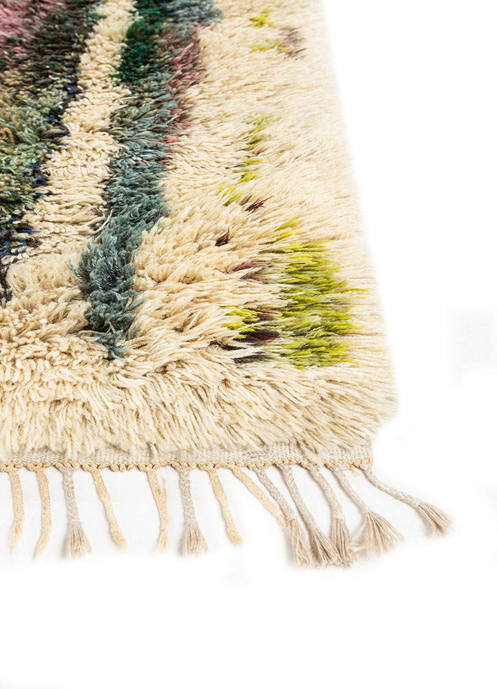 zuri green wool hand knotted Rug - Corner