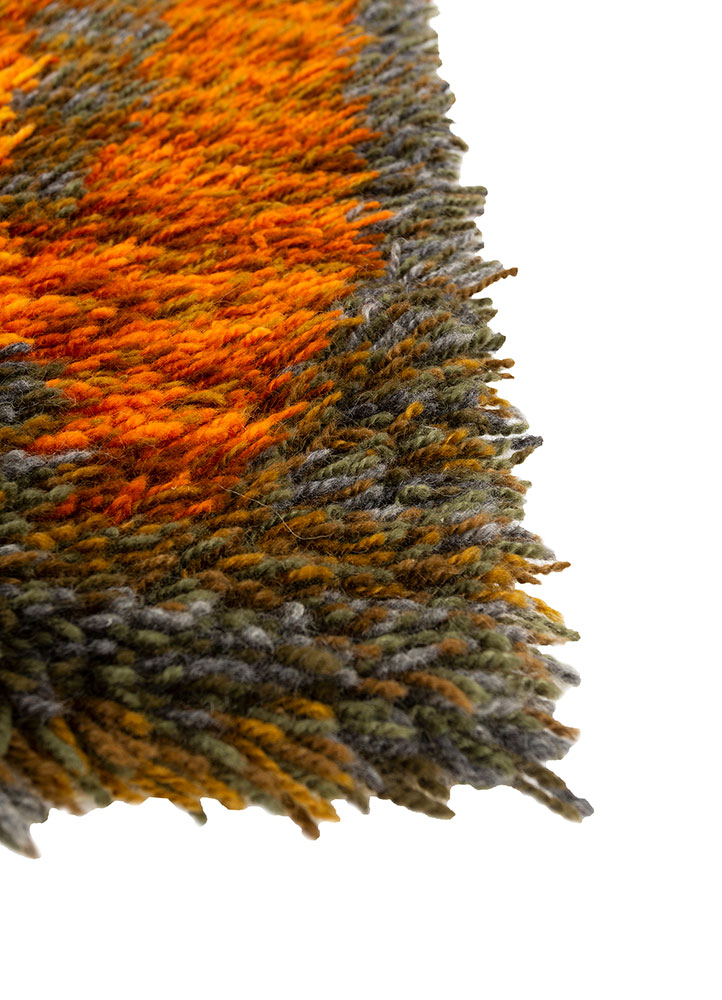 zuri red and orange wool hand knotted Rug - Corner