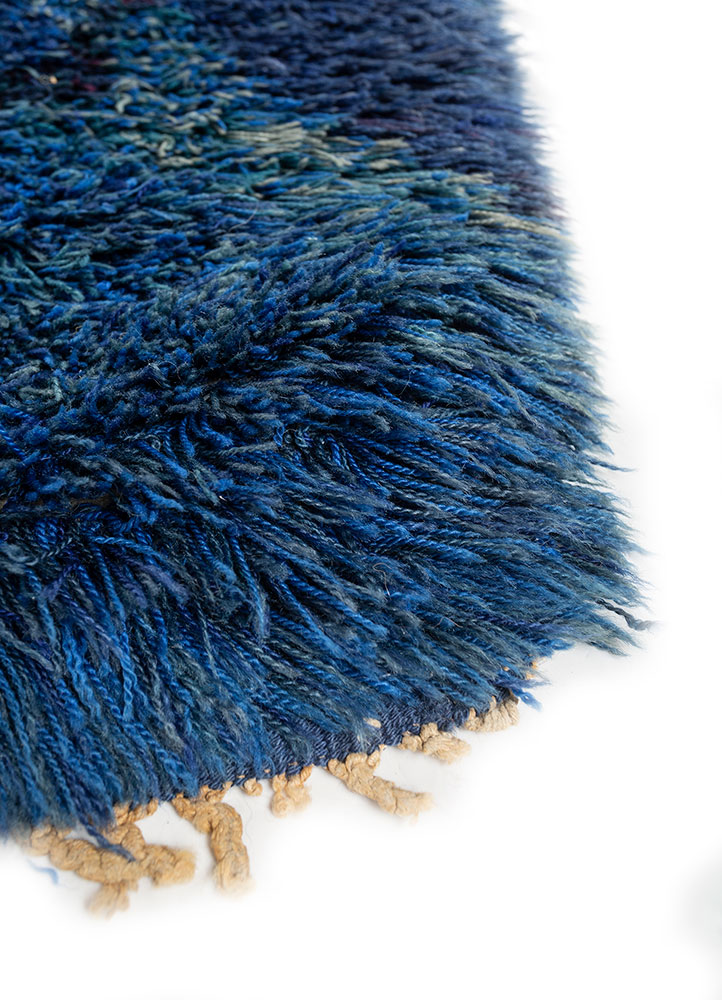 zuri blue wool hand knotted Rug - Corner