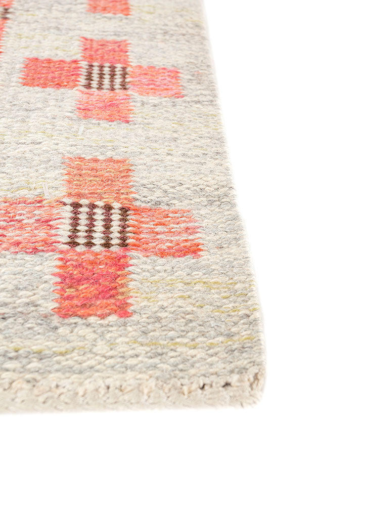 zuri ivory wool hand knotted Rug - Corner
