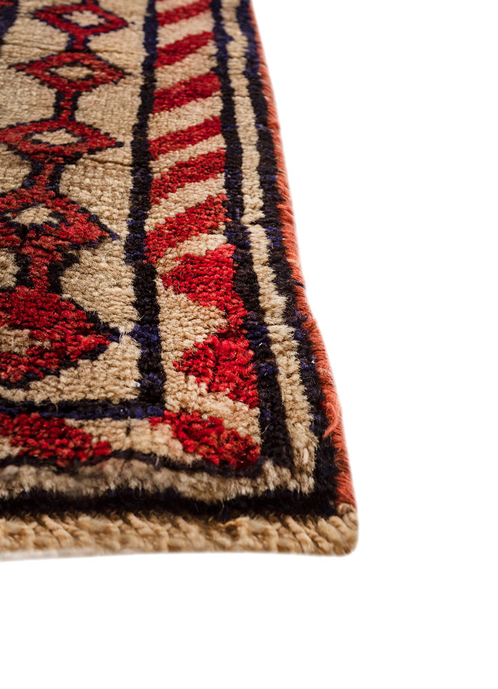 kiaan gold wool hand knotted Rug - Corner