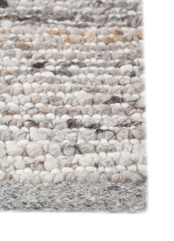 saga ivory wool hand loom Rug - Corner