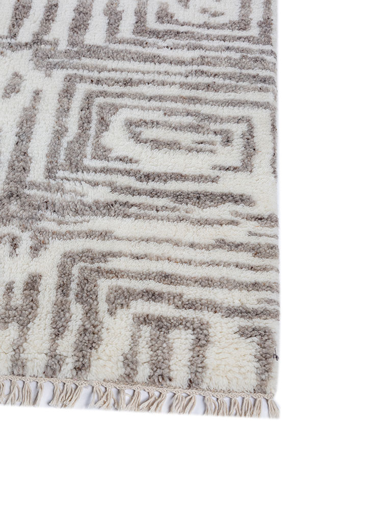 aprezo ivory wool hand knotted Rug - Corner