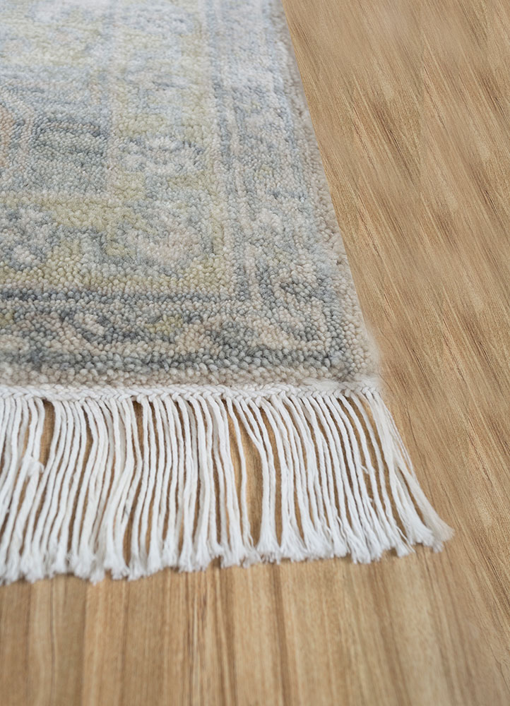 savana ivory wool hand knotted Rug - Corner