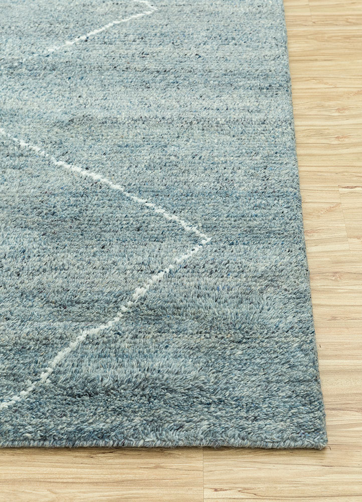 zuri blue wool hand knotted Rug - Corner