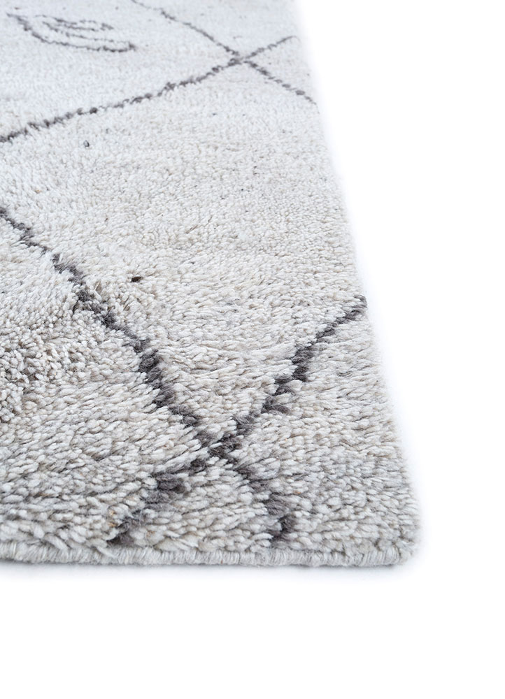 zuri grey and black wool hand knotted Rug - Corner