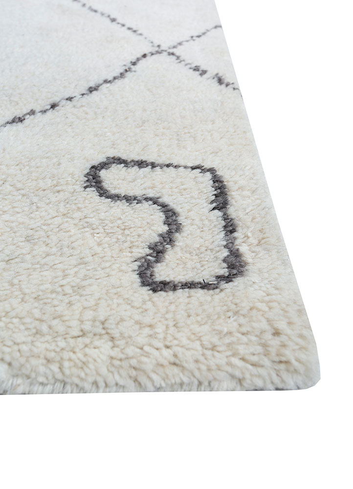 zuri ivory wool hand knotted Rug - Corner
