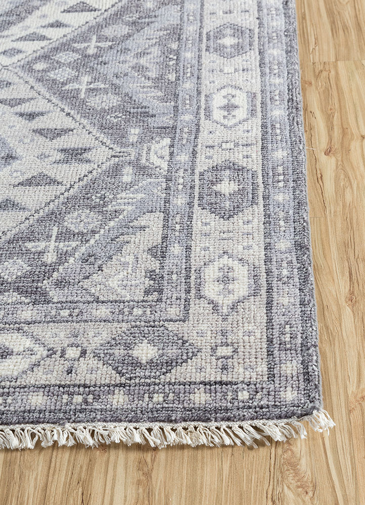savana grey and black wool hand knotted Rug - Corner