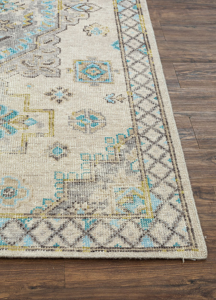 erbe ivory wool hand knotted Rug - Corner