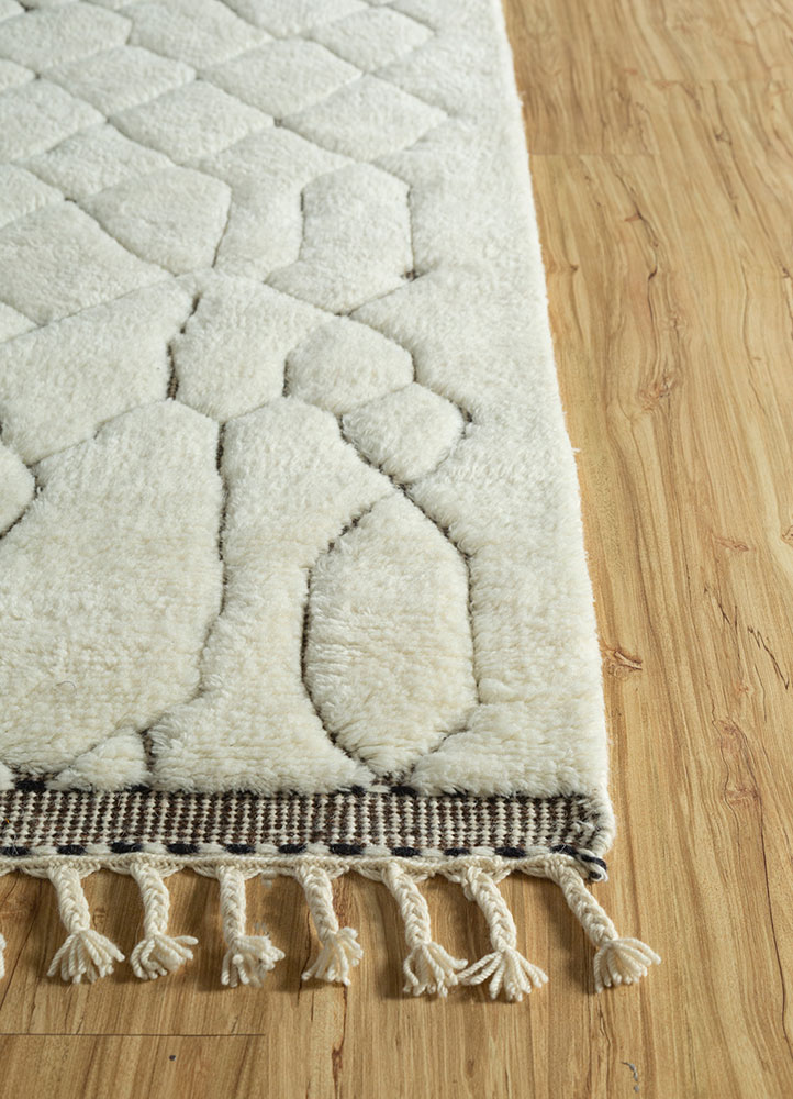zuri ivory wool hand knotted Rug - Corner