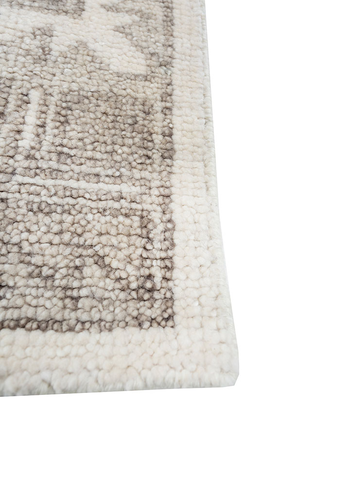 savana ivory wool hand knotted Rug - Corner